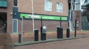 Opnieuw schade aan parkeerentree PLUS Van den Hoven in Nijkerk: parkeren tijdelijk gratis